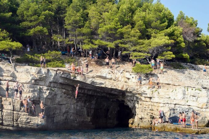 FAZANA Boat Tour Galebove Stones - NP Brijuni With Lunch - Important Considerations