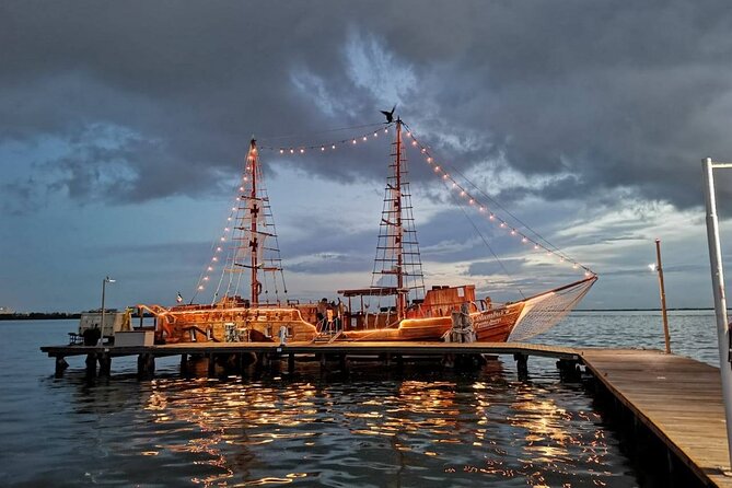 Feel the Love on a Romantic Dinner at Cancun Sea, With Live Music and Open Bar. - Glowing Guest Reviews