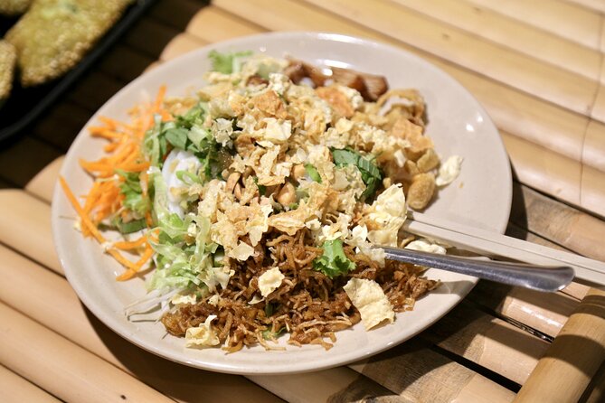 FEMALE TOUR GUIDE | Private Street Food & Sightseeing By Scooter - Convenient Hotel Pickup and Dropoff