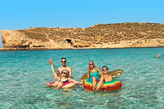 Fernandes Joys & Comino - Exploring the Valletta Experience