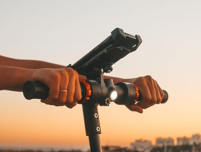 Ferragudo Village: Electric Scooter Rental - Scooter Features and Performance