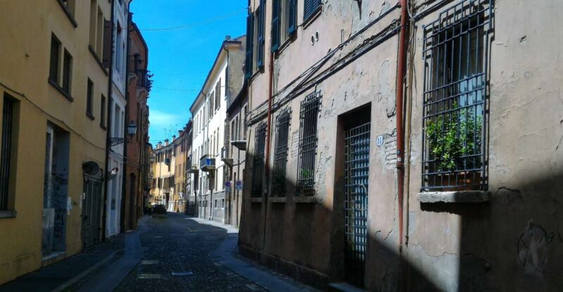 Ferrara: Medieval Ferrara and the Jewish Ghetto Walking Tour - Meeting Point and Important Information