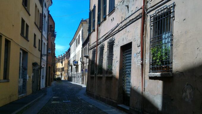 Ferrara: Medieval Ferrara and the Jewish Ghetto Walking Tour - Medieval Ferrara