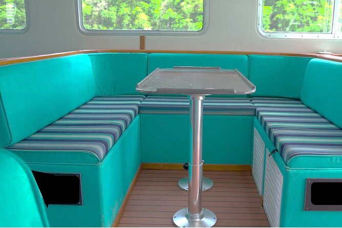 Ferry Transfer From Resorts in St. Lucia to Hewanorra Airport - Passenger Capacity and Accessibility