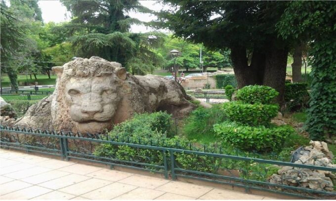 Fes, Berber and Middle Atlas Day Trip - Exploring Ifrane and Azrou