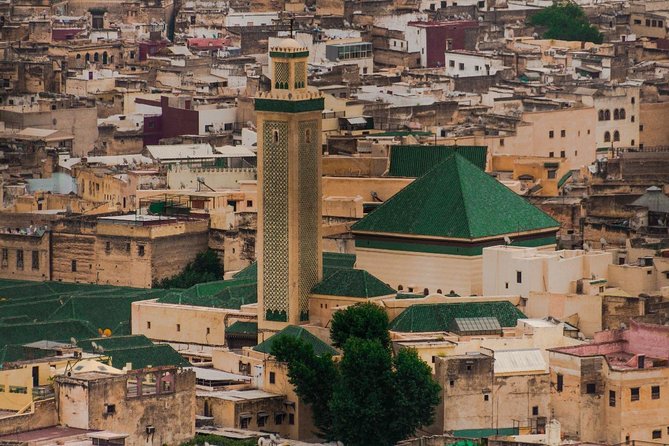 Fes Medina Sightseeing and Shopping Tour - Discovering Historic Landmarks