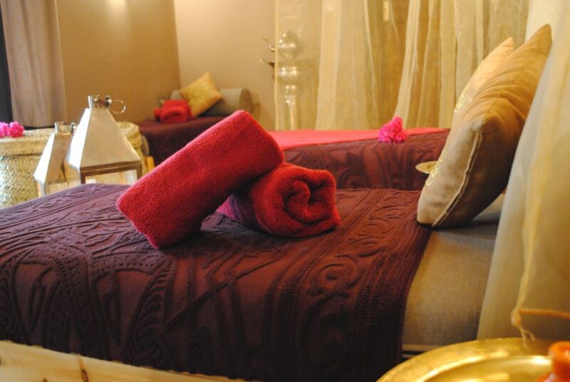 Fes: Traditional Hammam Massage in a Luxury Palace - Facility Amenities