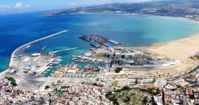 Fes: Transfer to Tangier via Chefchaouen - Stops and Sightseeing Opportunities