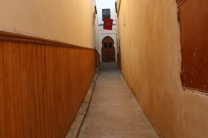 Fes Wonders - Exploring the Medresa