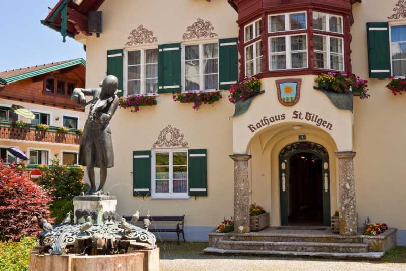 Festive Christmas Walking Tour in St. Gilgen - Experience Details