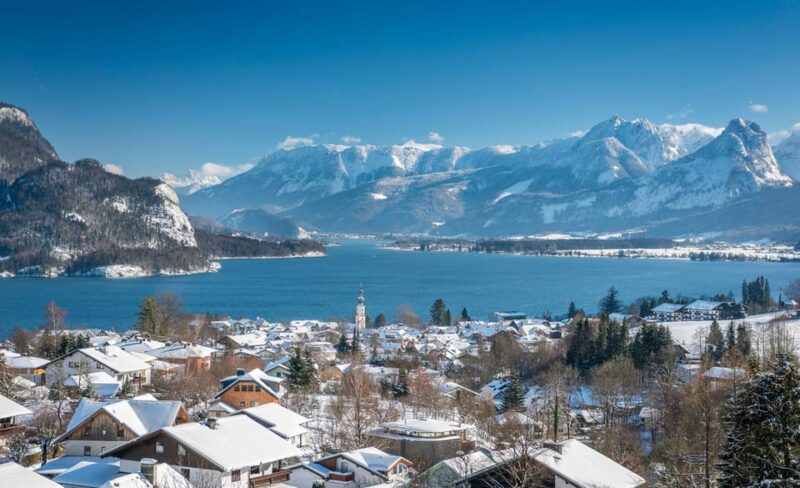 Festive Christmas Walking Tour in St. Gilgen - Duration and Price