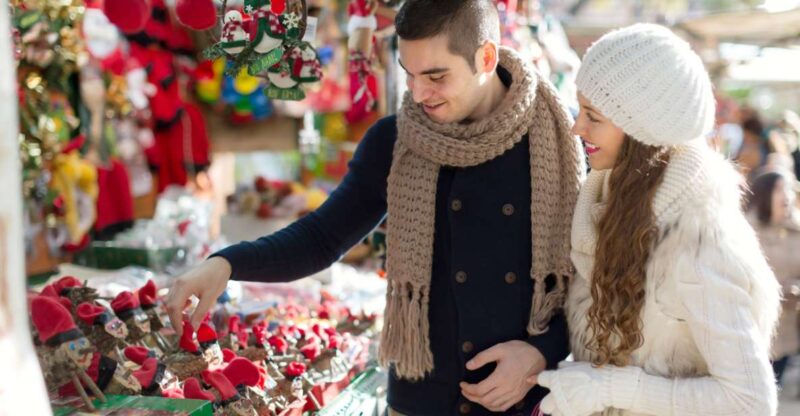 Festive Journey in Sirmione Christmas Walking Tour - Scaligero Castle