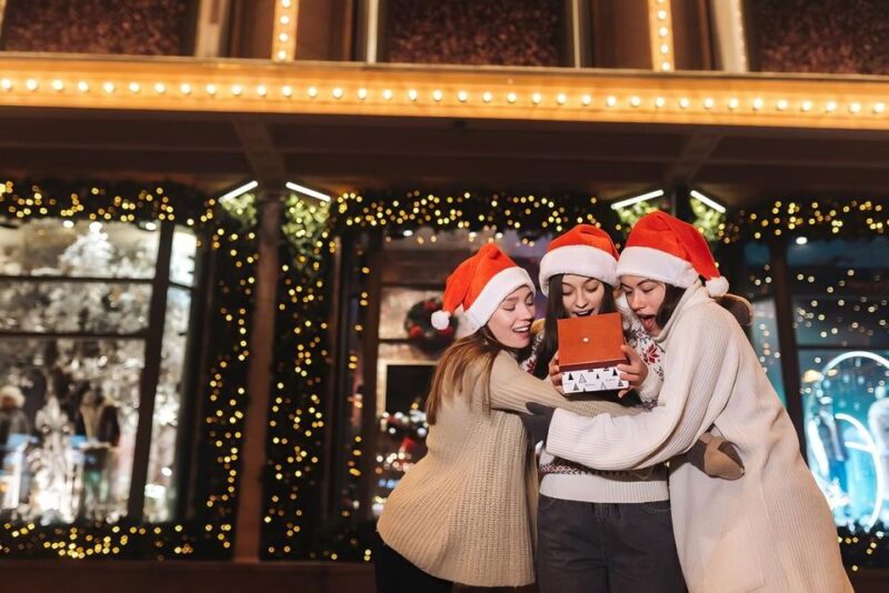 Festive Los Angeles: A Christmas Walking Tour - Experience Details