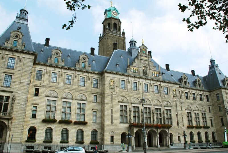 Festive Walking Christmas Tour in Rotterdam - Experience Description