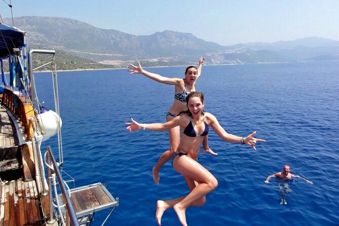 Fethiye Oludeniz Boat Trip With Butterfly Valley And Six Islands - Butterfly Valley Exploration