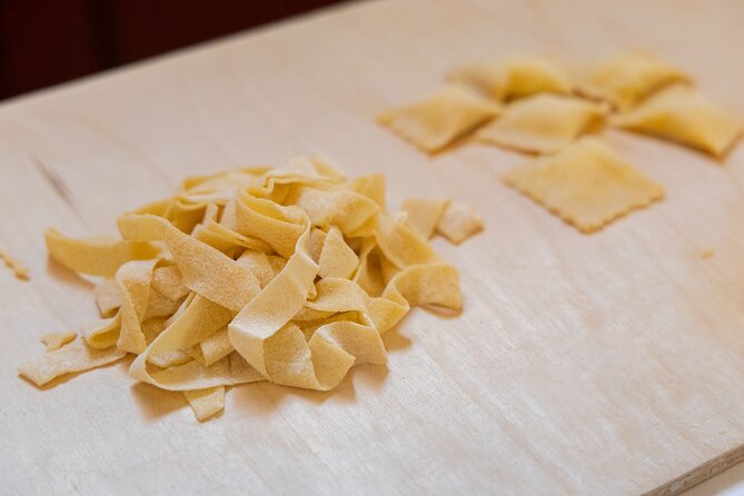 Fettuccine, Ravioli and Tiramisu Pasta Making in Rome - Class Capacity and Confirmation