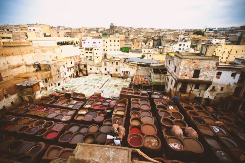 Fez: Private Shopping Tour in the Souks of the Old Medina - Exploring the Vibrant Souks