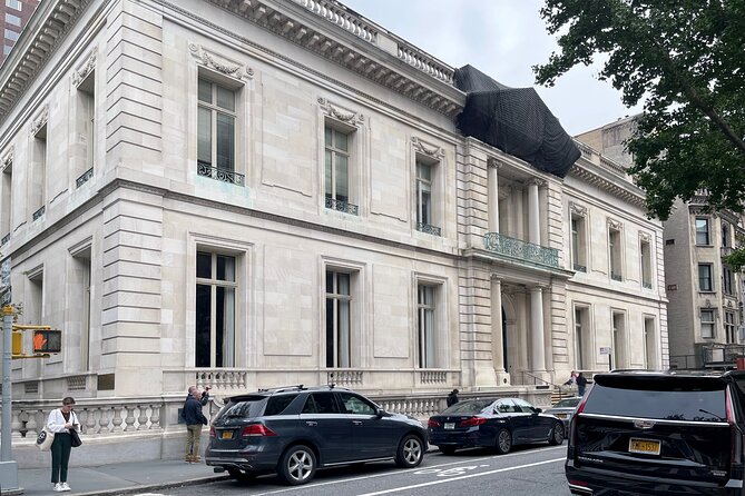Fifth Avenue Gilded Age Mansions Private Guided Walking Tour - Stories of Famous Past Occupants