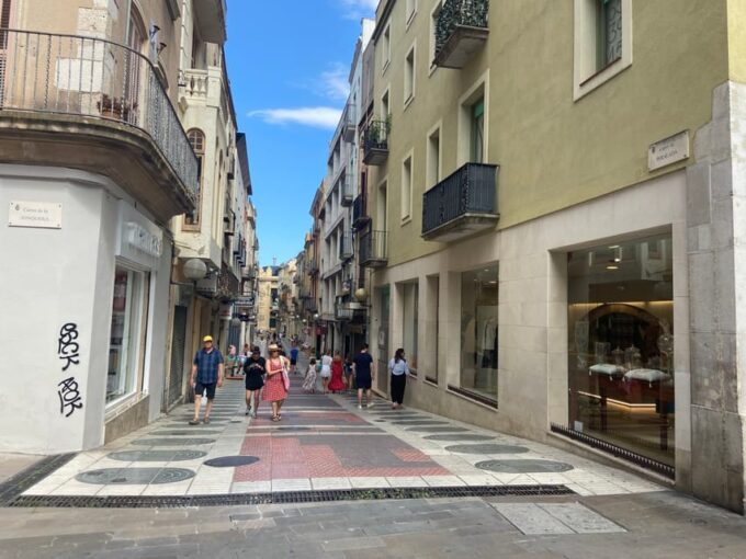 Figueres & Dali Museum Walking Tour With Tickets - Frequently Asked Questions