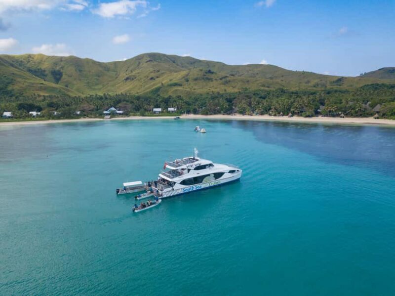 Fiji: Yasawa Islands Explorer Cruise with Lunch - The Meal and Onboard Comfort