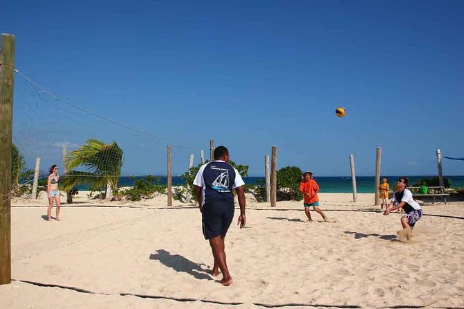 Fijian Islands and Snorkel Full-Day Whales Tale Cruise Including Beach BBQ Lunch - Crew and Customer Experience