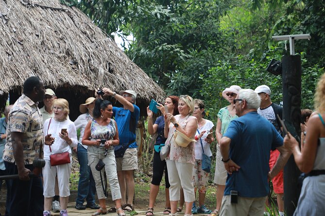 Fijian Secret Tour - Guides Performance