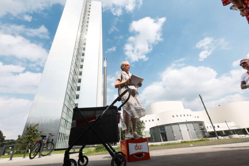 Film Tour Düsseldorf: From Hollywood to Netflix - Filming Locations