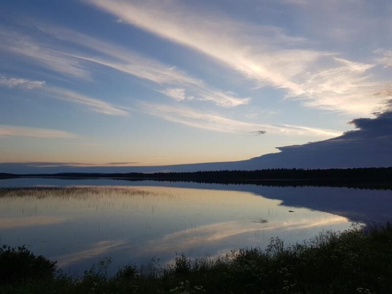 Finnish Lapland: Midnight Sun Walk in Riisitunturi Park - Experience Highlights