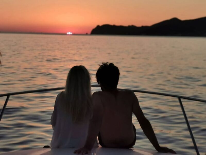Fira: Private Sunset Cruise With Bbq, Drinks and Hot Springs - Cruise and Activities Itinerary