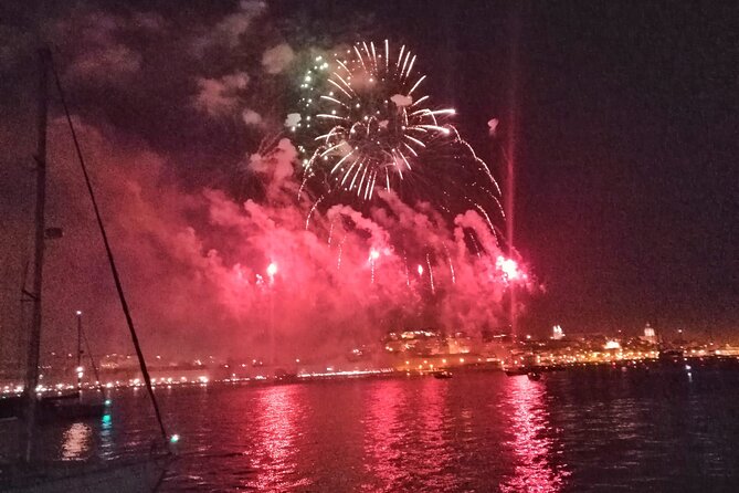 Fireworks and Open Bar in New Years Eve Cruise in Lisbon - Booking Your New Years Eve Cruise