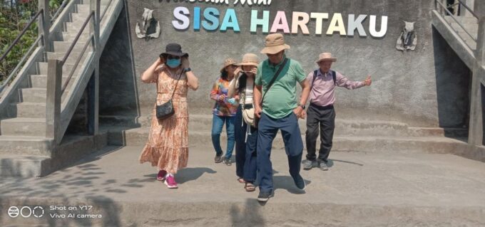 First Class Borobudur & Prambanan Temple Tour. - Contact and Booking