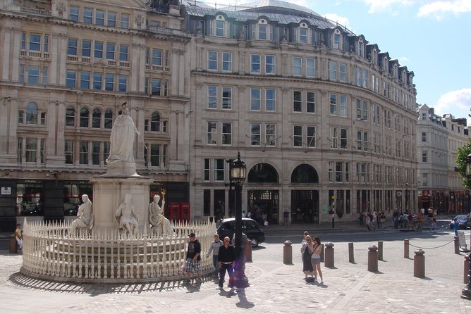 First Time Visitors London by Car/MPV/Van - Meeting Points and Directions