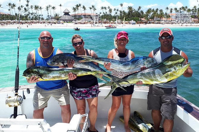 FISHING PRO CHARTERS - Boat Excursion - Sobre Las Olas - Fishing Equipment and Guides