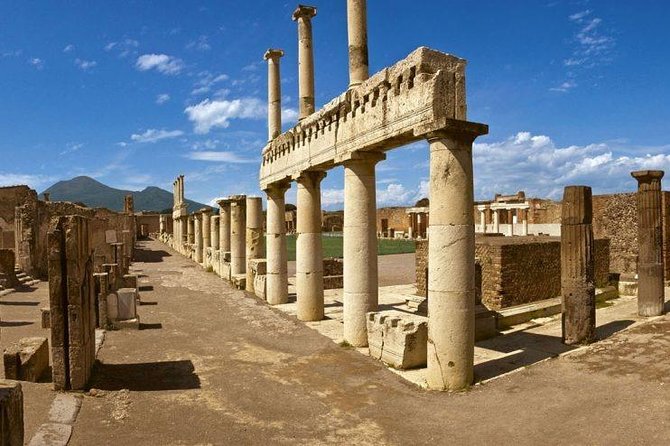 Five-Hour Guided Tour of Pompeii With an Archaeologist - Booking and Cancellation Policy