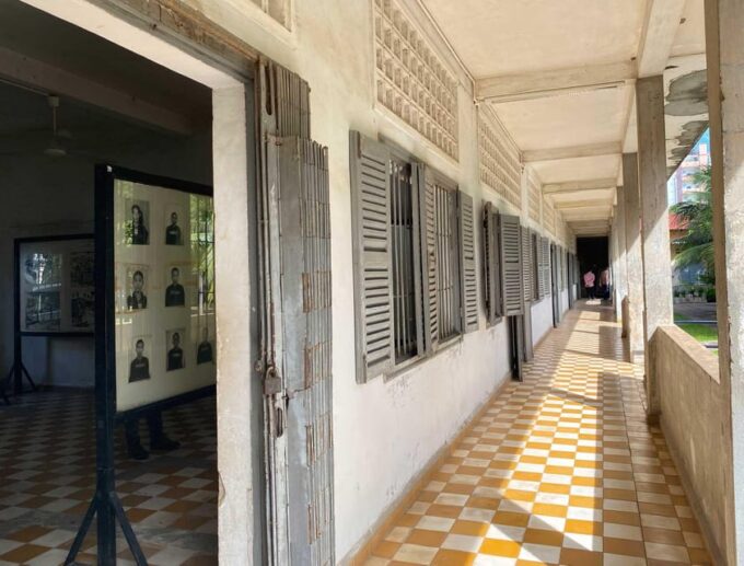 Five Top Killing Field, Toul Sleng, Royal Palace, Wat Phnom - Toul Tompong Market Experience