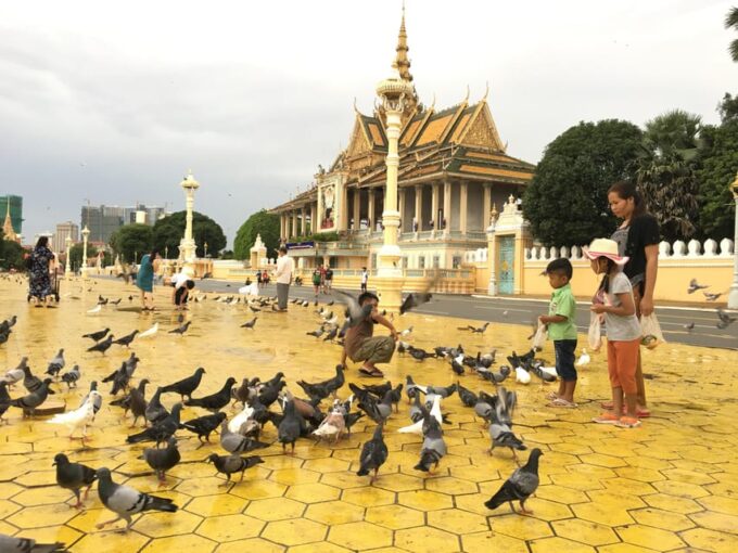 Five Top Killing Field, Toul Sleng, Royal Palace, Wat Phnom - Important Tour Information