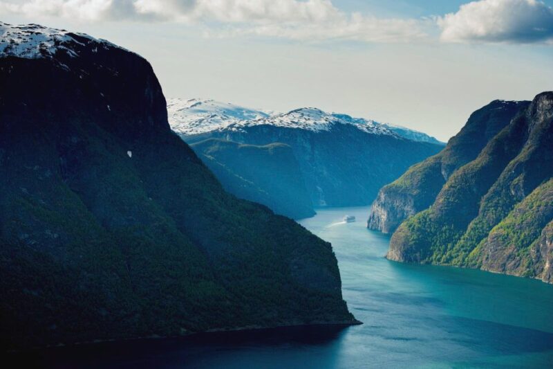 Flåm: Borgund Stave Church, Lærdal, and Stegastein Tour - Customer Reviews
