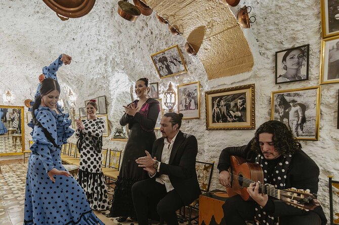 Flamenco Show in Cueva Los Amayas - Intimate Atmosphere in a Cave