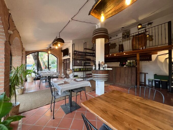 Flavors and Wine: Exclusive Tasting Tour Near Montepulciano - What to Bring