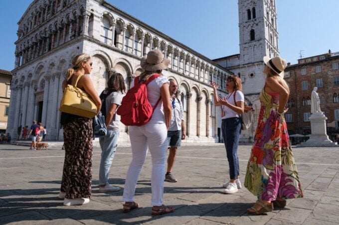 Flavors of Lucca Food Tour With Local Guide - Discover Hidden Corners of Lucca