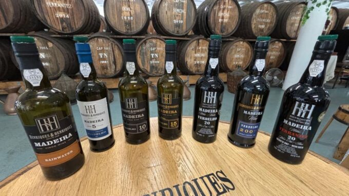 Flavors of Madeira: Wine & Dine Local Farmer Food - Languages and Requirements