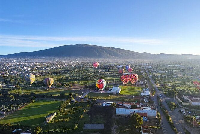 Flight in Teotihuacan Hot Air Balloon with Transportation and Breakfast - An Unforgettable Morning: Hot Air Ballooning Over Teotihuacan
