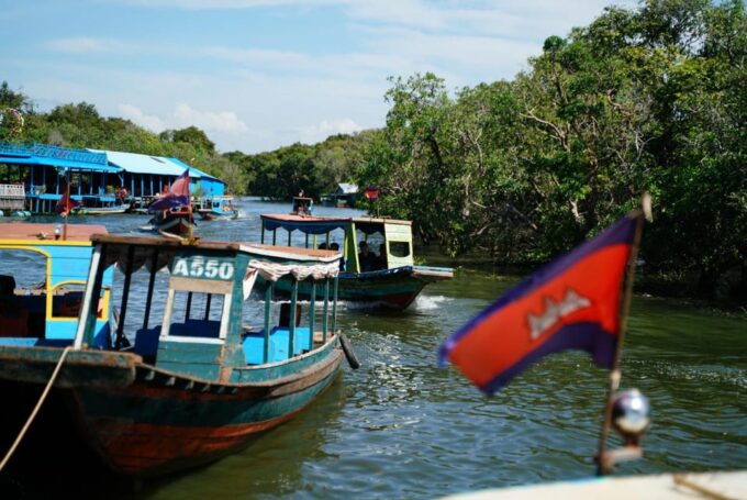 Floating Village Sunset Adventure - Exploring the Local Market