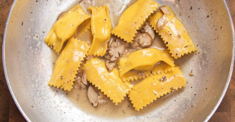 Florence: Art of Pasta Cooking Workshop With Food and Wine - Key Points