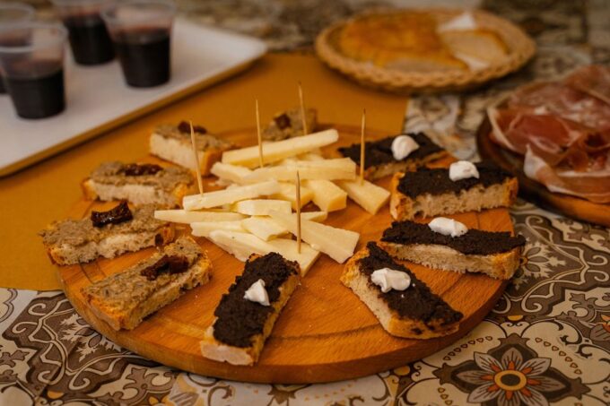 Florence: Guided Food Tour With Santambrogio Market Visit - Explore Florences Culinary Treasures
