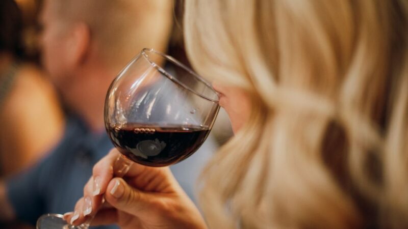 Florence: Guided Food & Wine Tour in Oltrarno Neighborhood - Tour Duration and Language