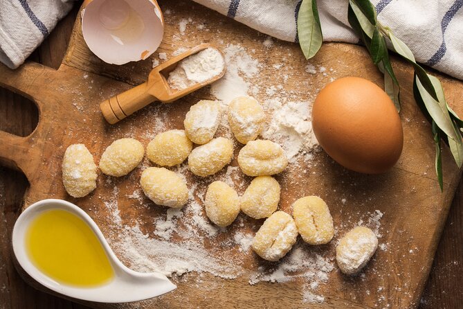 Florence: Home Made Pasta Cooking Class With a Local Chef - Meeting Point and End Point