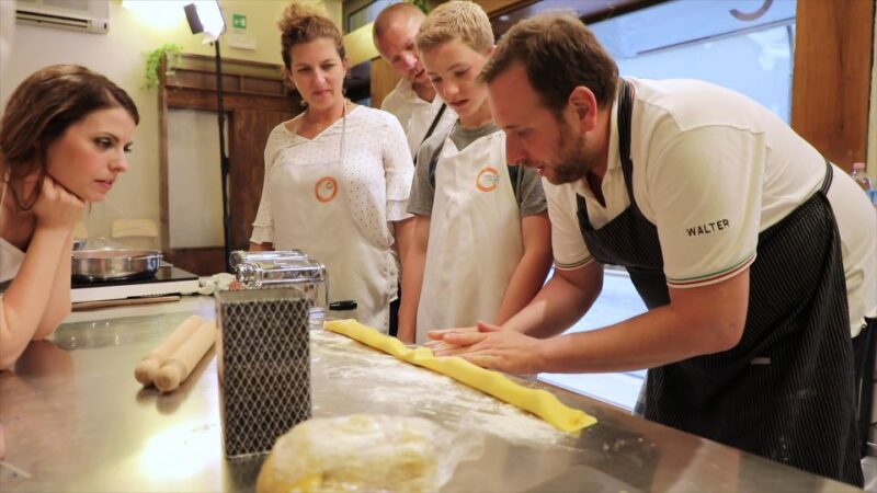 Florence: Pasta and Dessert Cooking Class With Drinks - Participant Information