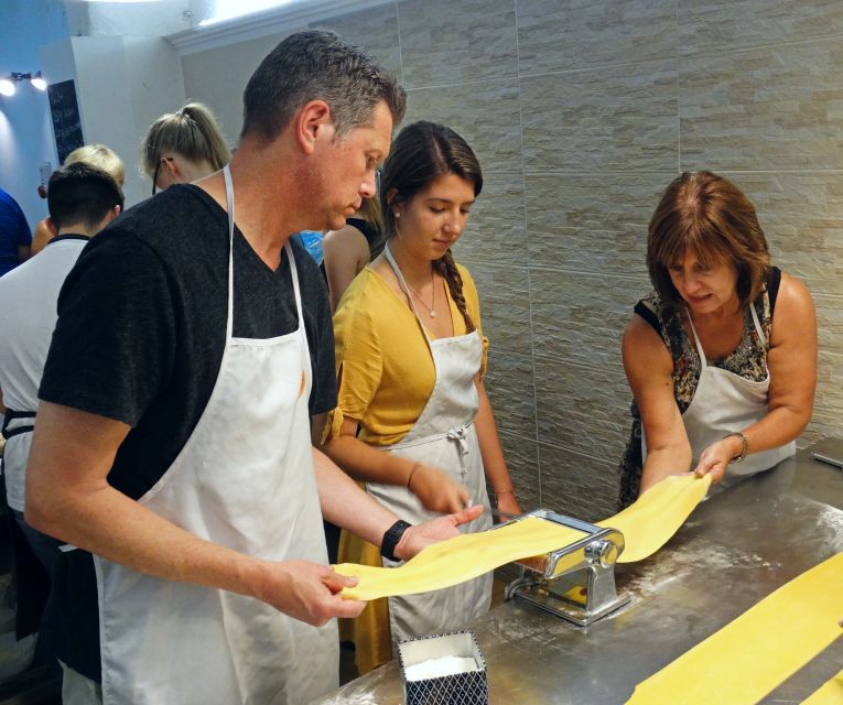 Florence: Pasta and Dessert Cooking Class With Drinks - Customer Feedback