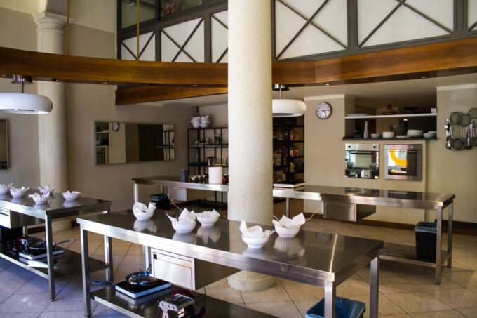 Florence: Pasta and Dessert Cooking Class With Drinks - Meeting Point and Policies